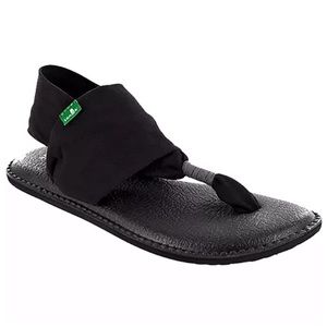 Sanuk yoga sandals size 8